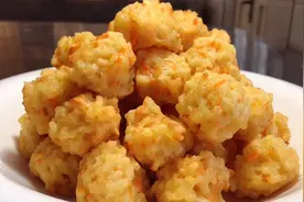 厨师长教你土豆丸子的家常做法，步骤详细，外脆里嫩下酒又下饭视频封面