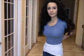 戴好耳机 - 卖衣服的小姐姐换装秀来啦视频封面