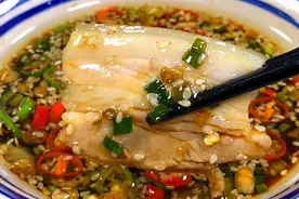 天热五花肉就要这样吃，教你农村特色做法，肥而不腻，软糯鲜香视频封面
