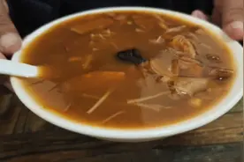 餐前血糖6.4，一碗胡辣汤加2个包子下肚，餐1餐2血糖值会升到多少
