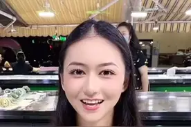 很多粉丝宝宝反应说，手镯买小了戴不进去，今天戴手镯大法来喽！视频封面