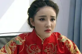 妹夫和老婆的姐姐发生这种关系，妹妹精神崩溃了视频封面