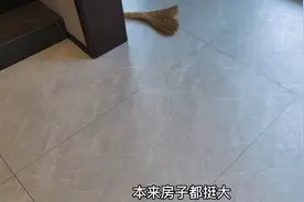 全房750*1500瓷砖，阳台卧室通铺大气上档次，哑光效果舒服又高级视频封面