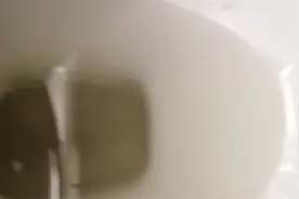 难受吐了视频封面