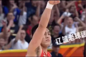 经典回顾：19年中国vs韩国 郭艾伦最后一节10分主导比赛视频封面