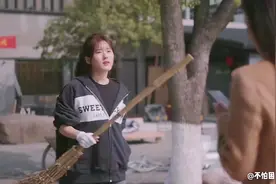 博士叫瑞贝卡，初中毕业女孩竟听成肉贝卡！#后浪赵露思视频封面