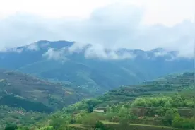 这还是十年九旱的甘肃黄土高原吗?来看这景色，快赶上南方了视频封面