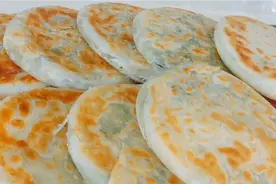 皮薄馅大香酥掉渣的茴香素馅饼，调馅方法真独特，吃一口比肉都香视频封面