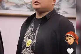 媳妇参加同学聚会被灌酒侮辱，老公知道后追到饭店以牙还牙：结局视频封面