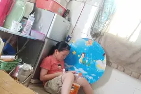 闺女哭了一个下午，说不要我了，怎么回事。视频封面