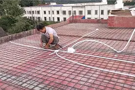 农村建房，现在电线走的都是暗线，看师傅是怎么装的？视频封面