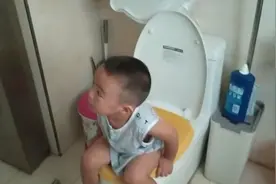 宝宝学会在马桶上拉便便了，点赞。视频封面