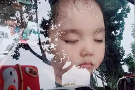 困的跪着睡着啦，怎么喊都喊不醒视频封面