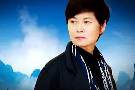 央视著名主持人敬一丹，工作生活，与家人照片。视频封面