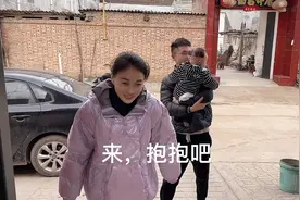 我的忠实男粉丝来家找我，我该如何面对视频封面