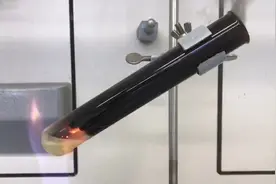 硝酸钾与氯酸钾和小熊软糖的反应对比视频封面