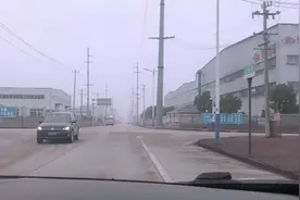 下雨天文案：回家的路上视频封面