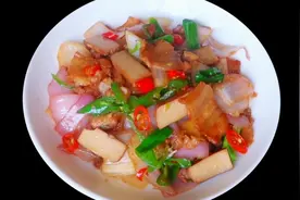五花肉炒洋葱家常做法，肉质焦香入味洋葱清脆爽甜加鸡蛋干更好吃视频封面