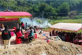 广西李氏宗祠入伙办酒席，热闹的场面视频封面