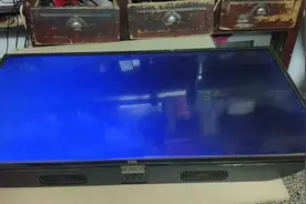 电视半边黑半边亮怎么样才能修复  拆屏看看就知道问题在那视频封面
