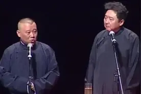 相声：媳妇跟小贩打起来，老郭抓起烧饼就吃，夫妻俩是真饿惨了视频封面
