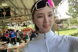 到香格里拉必须吃牦牛肉、喝青稞酒，听老板唱歌就酒把自己灌醉了视频封面
