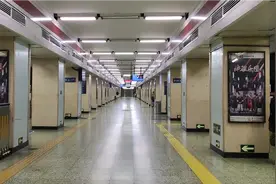 深夜的北京地铁视频封面