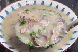 广东生滚猪杂粥的做法，入口鲜嫩爽滑无腥味，宵夜有它能吃好几碗视频封面