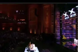 你见过这样的“双人舞”吗？让美国达人秀评委和观众们惊叹不已！视频封面
