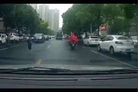 假期儿童交通事故频发,请家长重视交通安全教育和监管！视频封面
