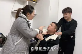 怀孕不能喝甲鱼汤，阿董买一只让小舅子做汤，事后才知道媳妇发飙视频封面
