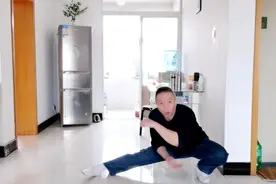 60岁老陈头，今天必须一字马开胯视频封面