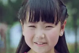 小女孩既然拉裤子了。。视频封面