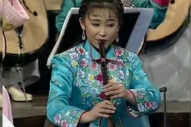 珍藏版《春江花月夜》中央民族乐团演奏 维也纳金色大厅1998视频封面