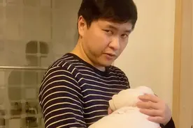 这老公太宠女儿了，才3个月时时抱着舍不得放，你们说他这样对吗视频封面