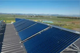 太阳能热水器+空气能热水器+1.5吨热水水箱我为中国制造点赞加油!视频封面