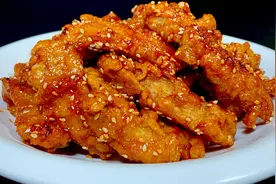 鸡胸肉还是糖醋的做法好吃，几分钟就能轻松掌握，外酥里嫩超好吃