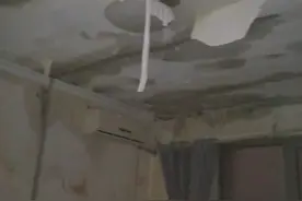 天桥区北园街道凤凰山路小区房屋漏雨严重视频封面