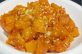 年夜饭的压轴菜“黄金万两”，一个红薯一把小米，外酥里糯寓意好视频封面
