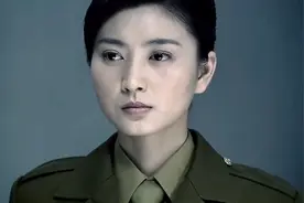 两个女特工长的一模一样,连母亲
都无法辨别,处长的决定意想不到视频封面