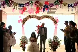一场医院的婚礼，全场的人都哭了，泪奔…视频封面