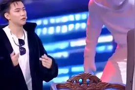 秦霄贤的大型蹦迪现场视频封面