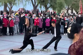 黑龙江佳木斯沿江公园，各路高手云集，能歌善舞的大众网红都来了视频封面