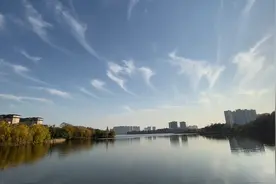 黄州遗爱湖真是个休闲的好地方，像个小西湖，作为黄冈人第一次来