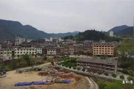贵州深山最偏远小镇，点了一份回锅肉，物价究竟有多贵？视频封面