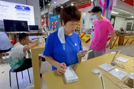 老顾客买苹果12 小清新绿色，原来用的8p，三年换新机正常规律视频封面