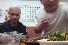 昨天一到三中今天兄弟一起喝喝酒好开心视频封面