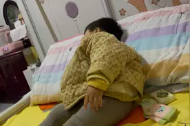 你以为她在睡觉，其实她一点儿都不困视频封面
