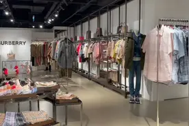 佛罗伦斯小镇Burberry / ToryBurch 的款式比奥莱店的好太多了视频封面