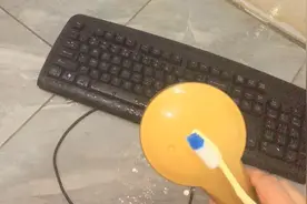 水洗键盘，看下水洗完晾干能不能再用？视频封面